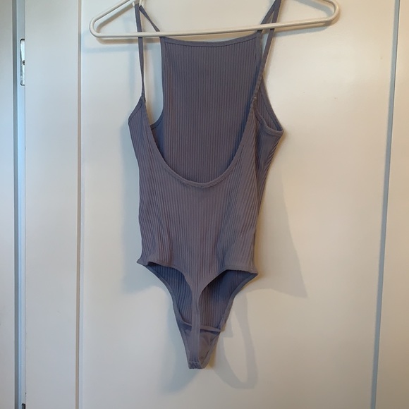 Aritzia Wilfred xs low back thong bodysuit - Picture 2 of 4